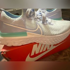 New Nike react infinity tennis shoes